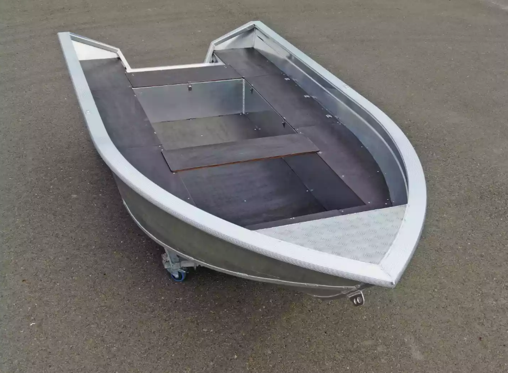 Алюминиевая лодка  Неман-420 в Южно-Сахалинске