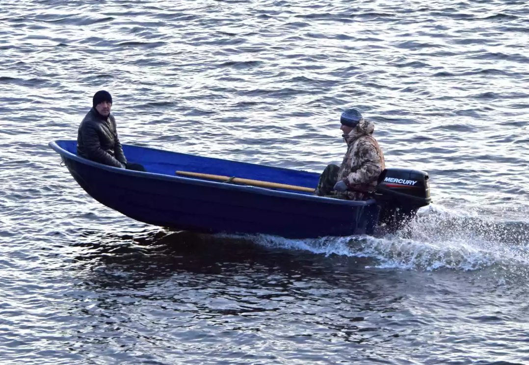 Стеклопластиковая лодка Neman-340 (тримаран) в Южно-Сахалинске