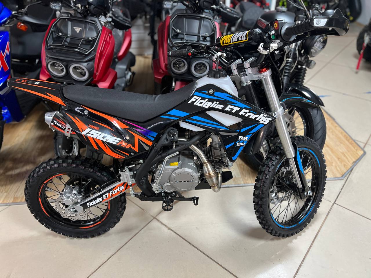 Мотоцикл (питбайк) PROMAX FIDET (ФАЙДЕТ) 190E PRO 17/14 в Южно-Сахалинске