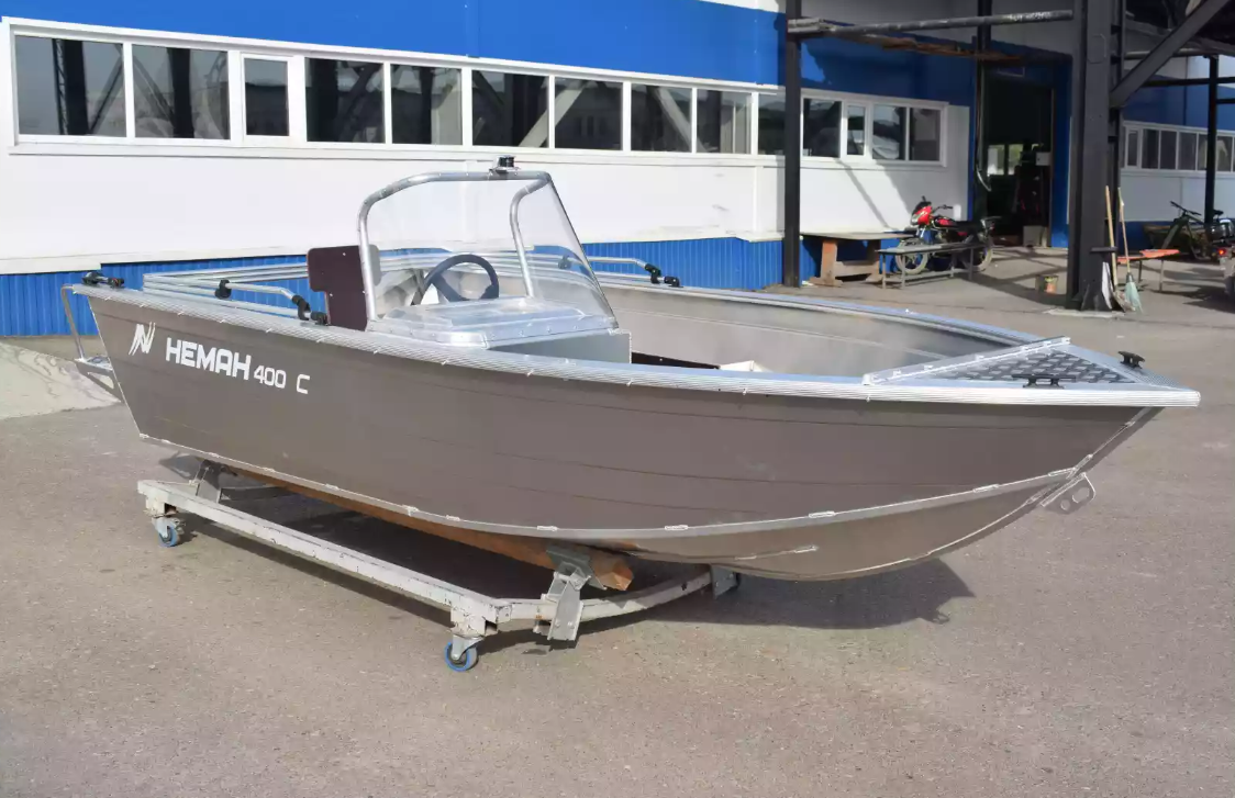Алюминиевая лодка Неман-400 С в Южно-Сахалинске