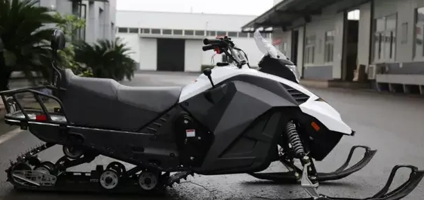 Снегоход ULAR 220 в Южно-Сахалинске