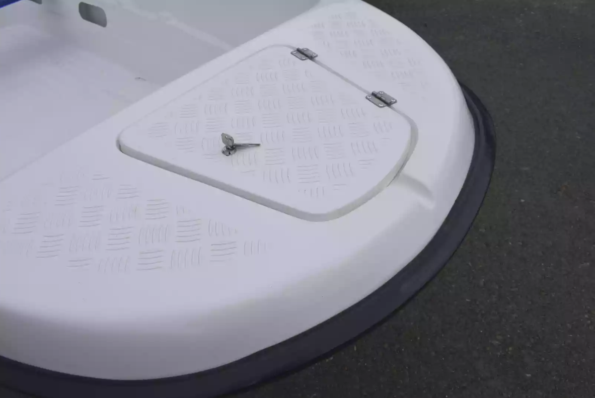 Стеклопластиковая лодка Пингвин New (тримаран) в Южно-Сахалинске