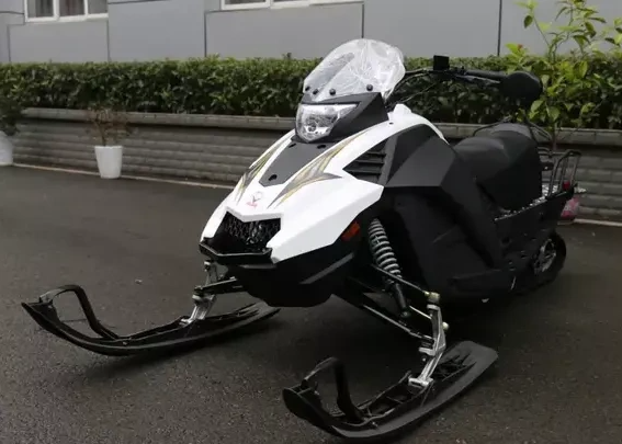 Снегоход ULAR 220 в Южно-Сахалинске