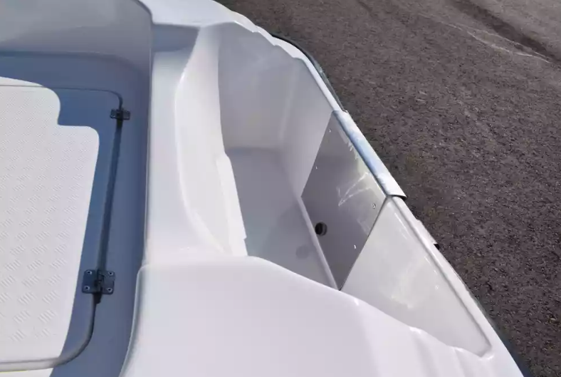 Стеклопластиковая лодка Пингвин (тримаран) в Южно-Сахалинске