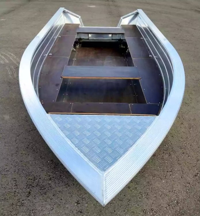 Алюминиевая лодка Неман-400 в Южно-Сахалинске