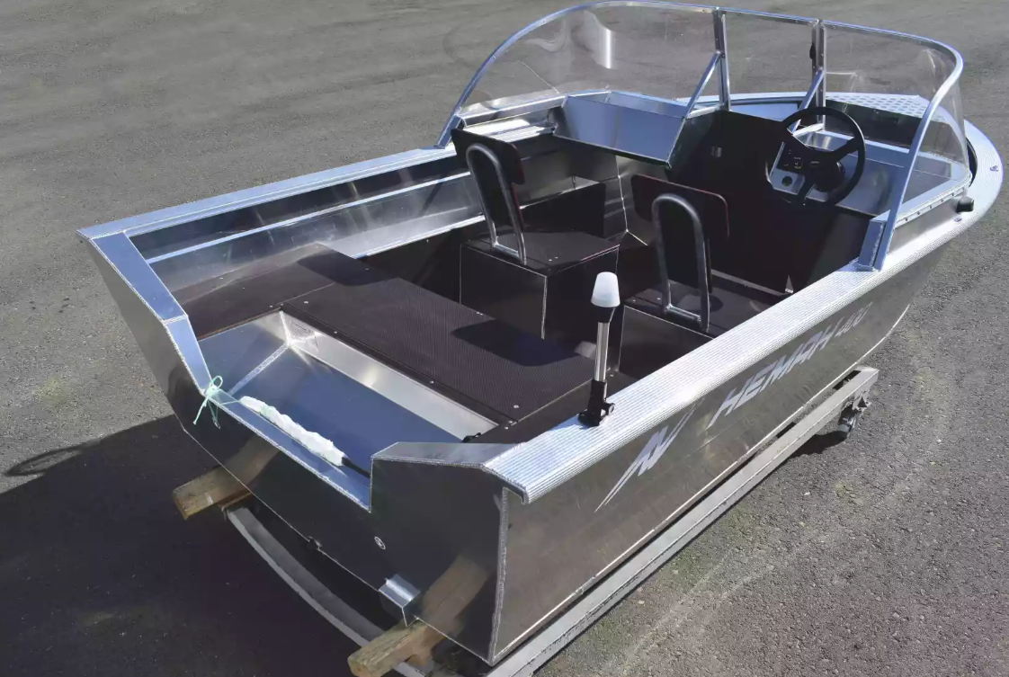 Алюминиевая лодка  Неман-400 DCM в Южно-Сахалинске