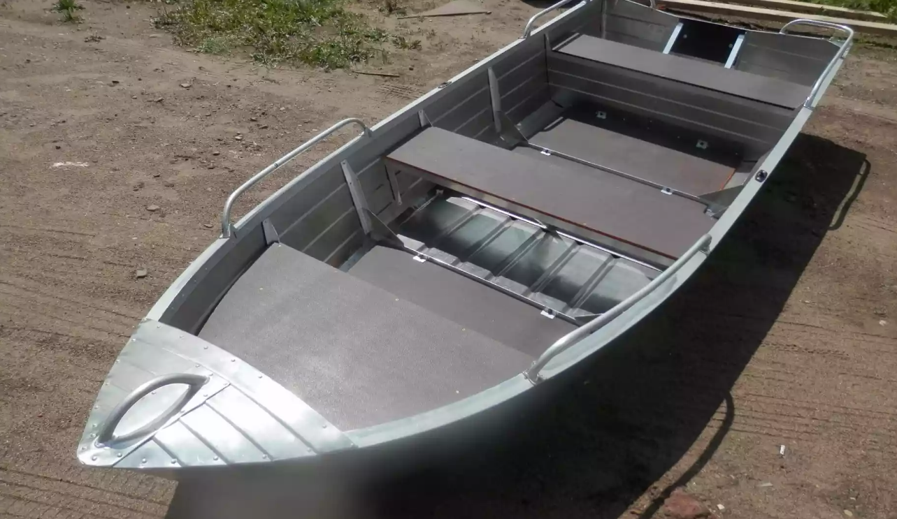 Алюминиевая лодка Вятка-Профи 32 в Южно-Сахалинске