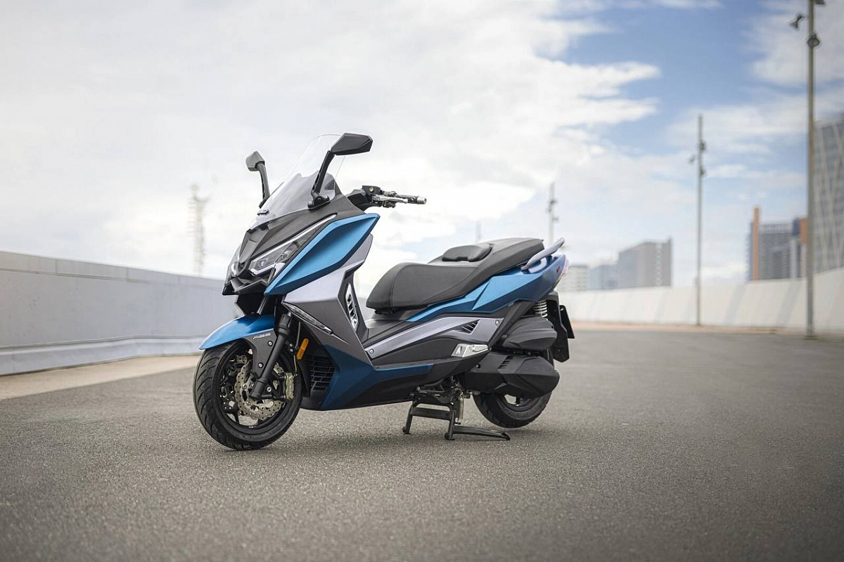 МАКСИСКУТЕР ARIIC 318 в Южно-Сахалинске