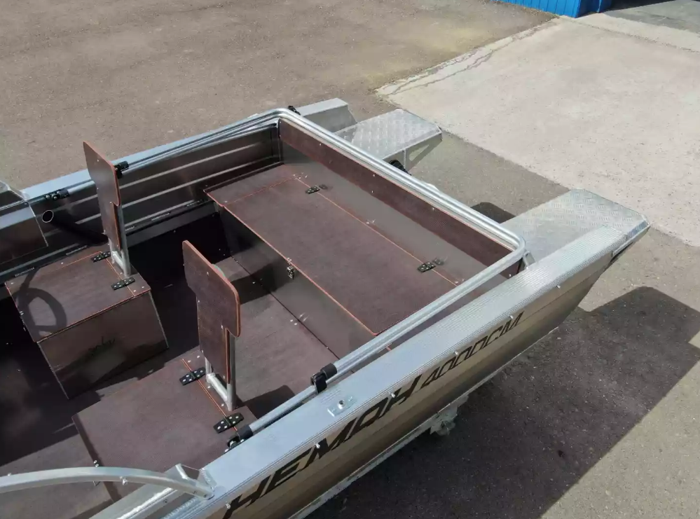 Алюминиевая лодка  Неман-400 DCM NEW в Южно-Сахалинске