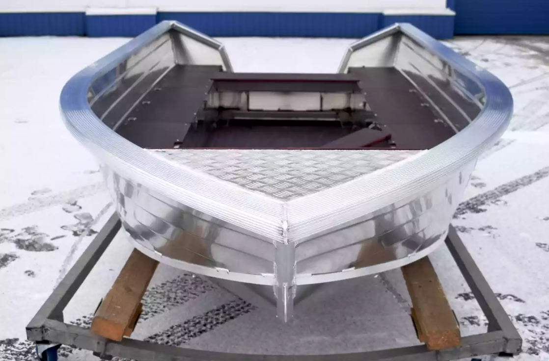 Алюминиевая лодка Неман-400 в Южно-Сахалинске