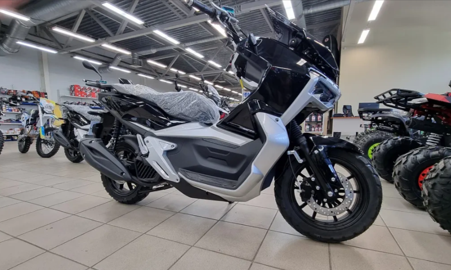 МаксиСкутер PROMAX ADV 200(49) (REPLICA HONDA) в Южно-Сахалинске