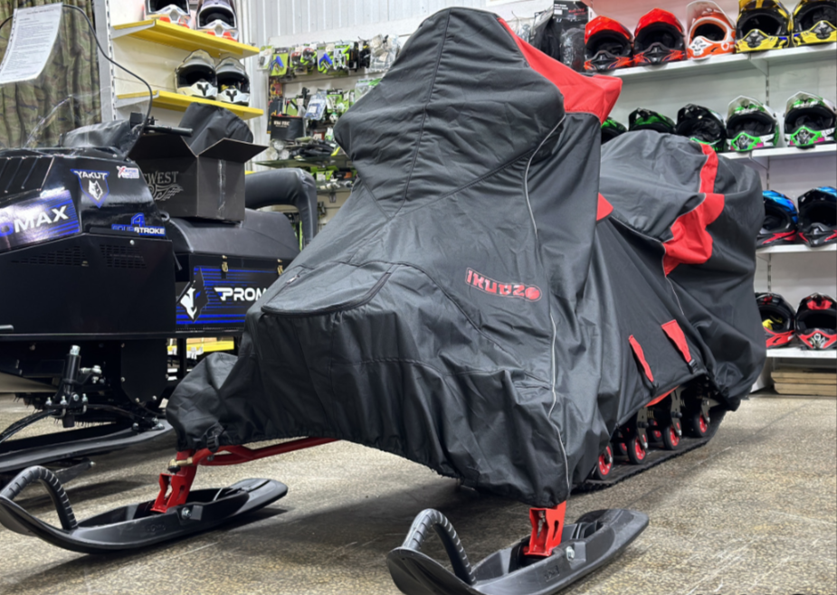 Чехол транспорт. снегохода IKUDZO HUNTER черно-красный Оксфорд ПРЕМИУМ качества с лого IKUDZO в Южно-Сахалинске