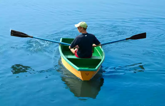 Стеклопластиковая лодка Малютка в Южно-Сахалинске