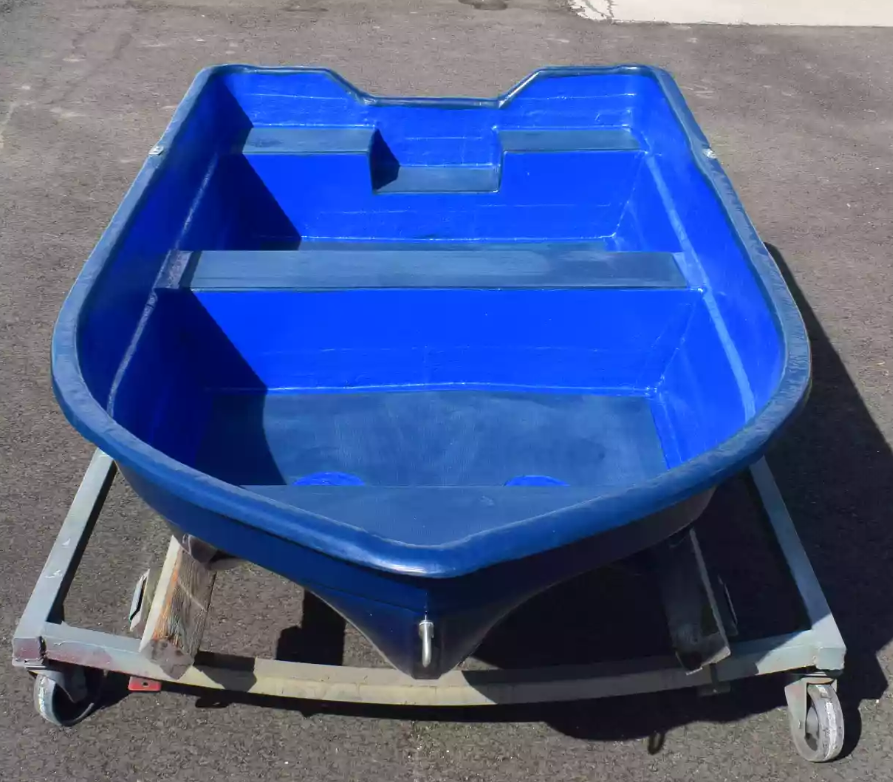 Стеклопластиковая лодка Neman-340 (тримаран) в Южно-Сахалинске