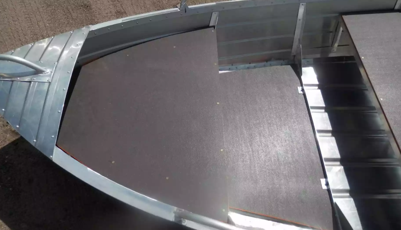 Алюминиевая лодка Вятка-Профи 32 в Южно-Сахалинске