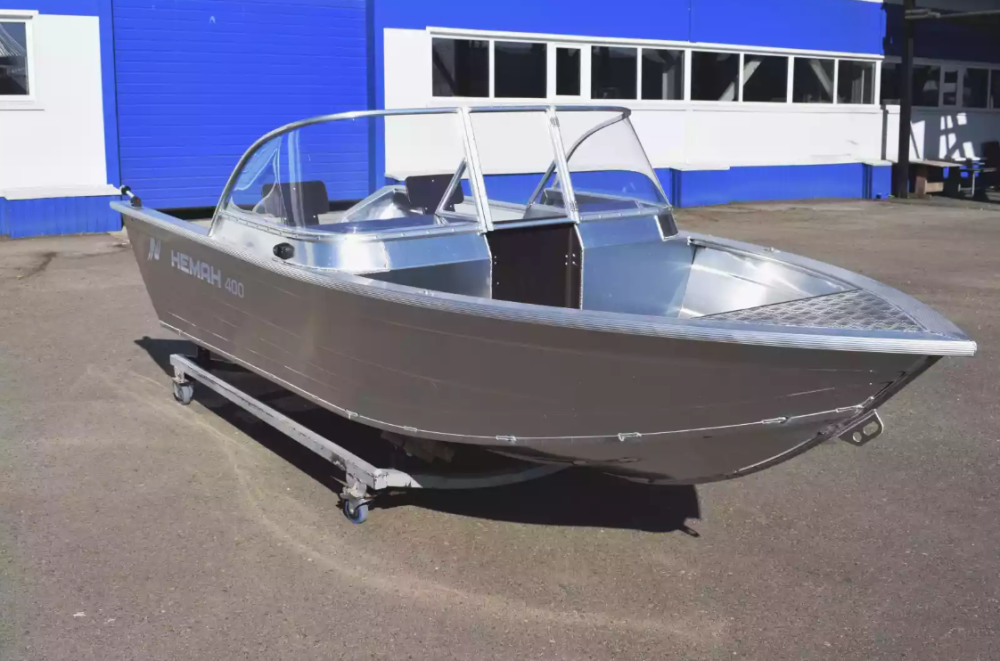 Алюминиевая лодка  Неман-400 DCM в Южно-Сахалинске