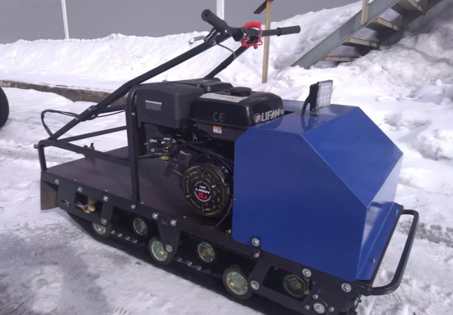 Мотобуксировщик AhtaR ЗИМА с реверсом (задний ход) в Южно-Сахалинске