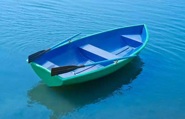 Стеклопластиковая лодка Дельфин в Южно-Сахалинске