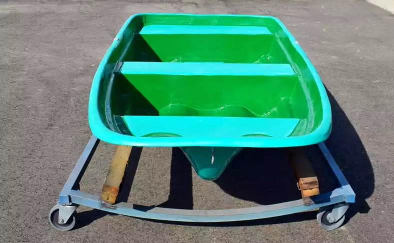 Стеклопластиковая лодка Старт (тримаран) в Южно-Сахалинске