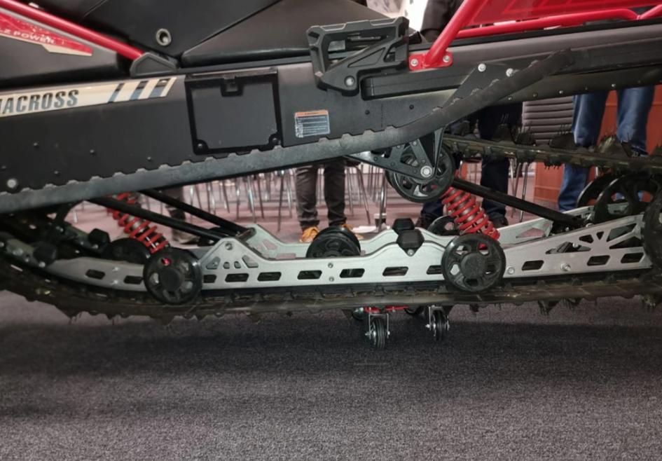 Снегоход AODES Siberiacross 1000 SWT 600mm LCD 6.8 в Южно-Сахалинске