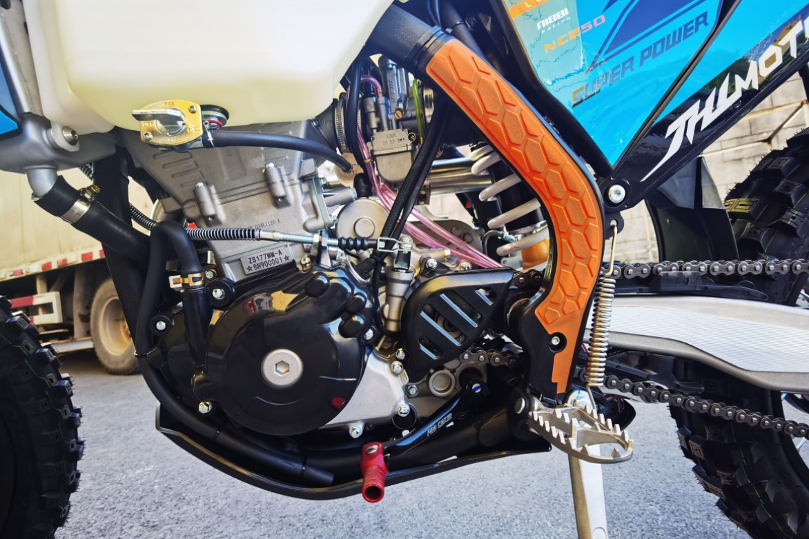 Мотоцикл JHLMOTO JHL Z7 NC250S (177MM-A) в Южно-Сахалинске