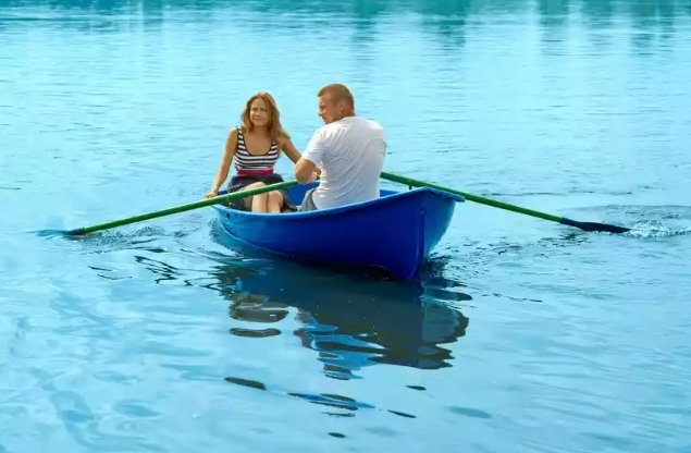 Стеклопластиковая лодка Дельфин в Южно-Сахалинске