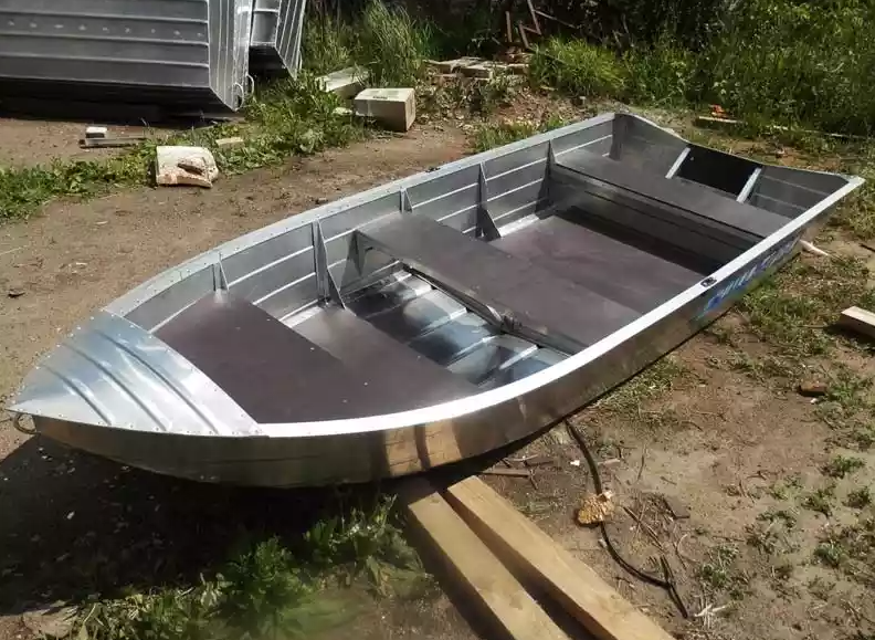 Алюминиевая лодка Вятка-Профи 37 в Южно-Сахалинске