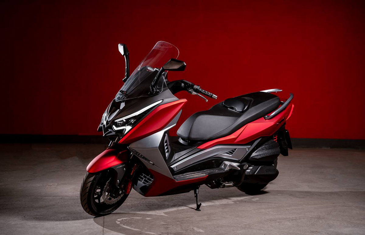 МАКСИСКУТЕР ARIIC 318 в Южно-Сахалинске