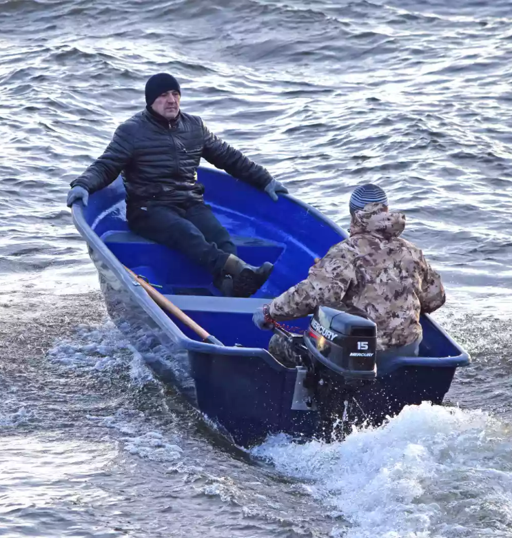 Стеклопластиковая лодка Neman-340 (тримаран) в Южно-Сахалинске