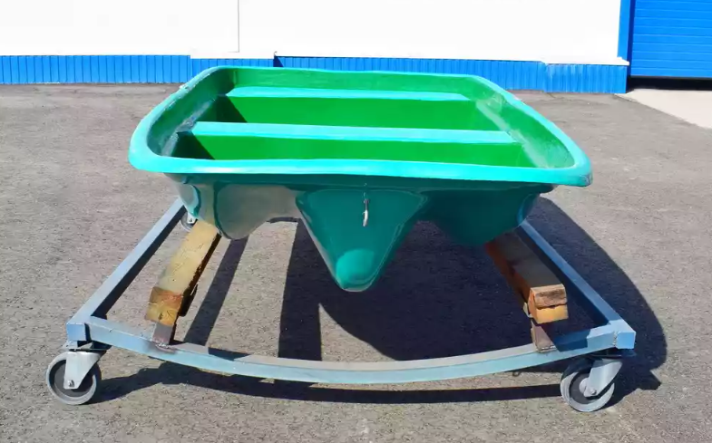 Стеклопластиковая лодка Старт (тримаран) в Южно-Сахалинске