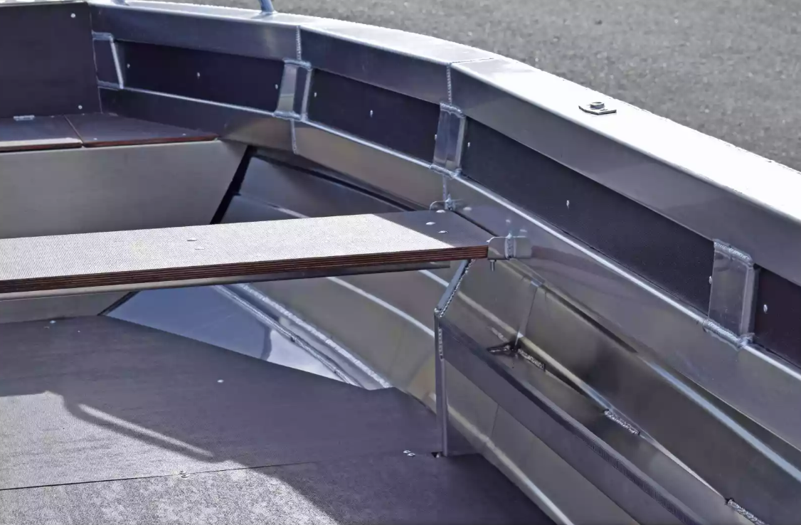 Алюминиевая лодка  Неман-480 Р в Южно-Сахалинске