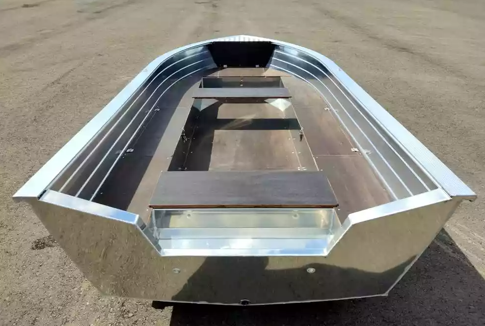 Алюминиевая лодка Неман-400 в Южно-Сахалинске