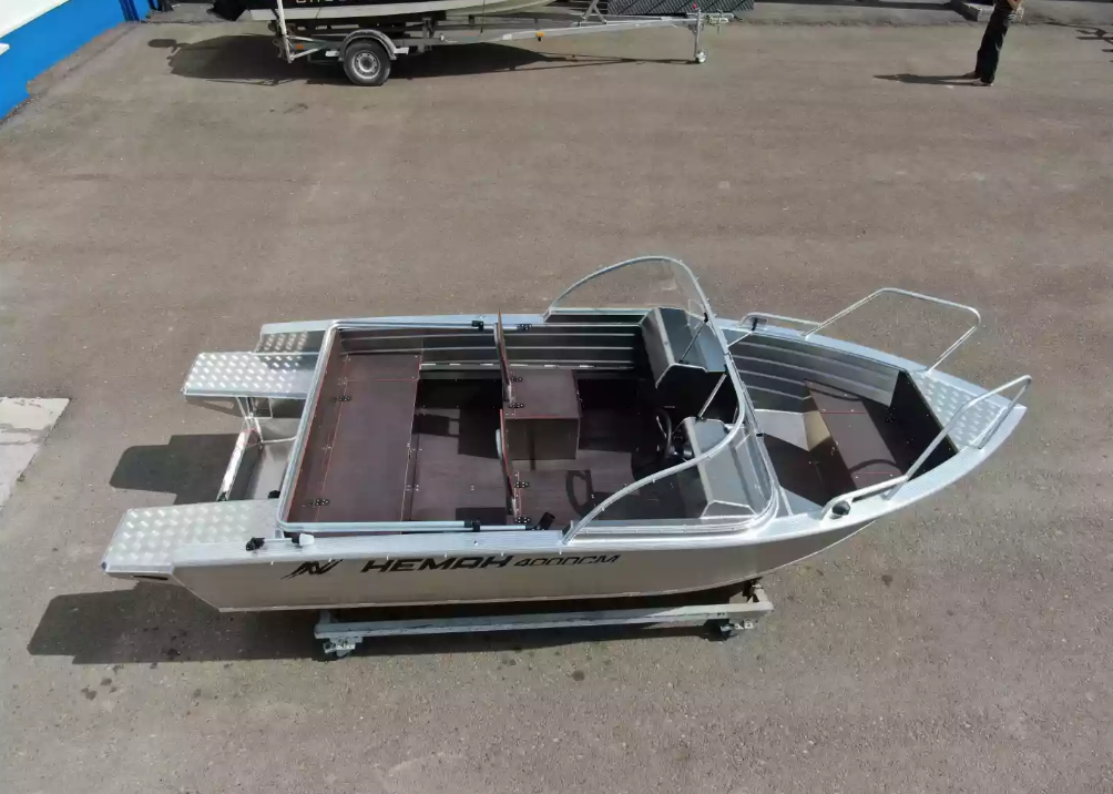 Алюминиевая лодка  Неман-400 DCM NEW в Южно-Сахалинске