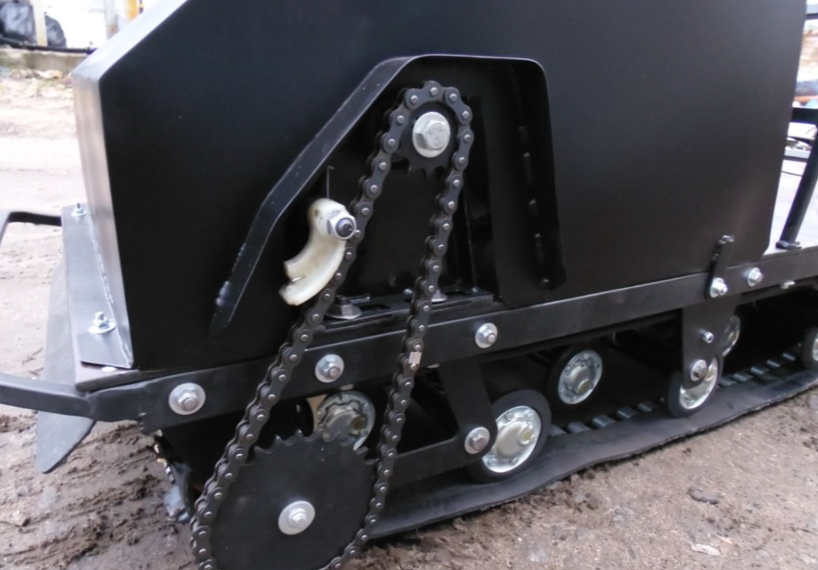 Мотобуксировщик AhtaR Зима 15 л/с с вариатором в Южно-Сахалинске