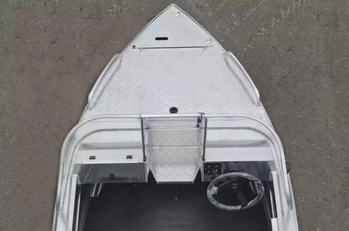 Алюминиевая лодка  Neman-400 PRO в Южно-Сахалинске