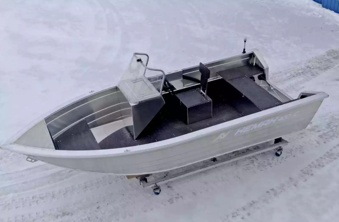 Алюминиевая лодка Неман-400 С в Южно-Сахалинске