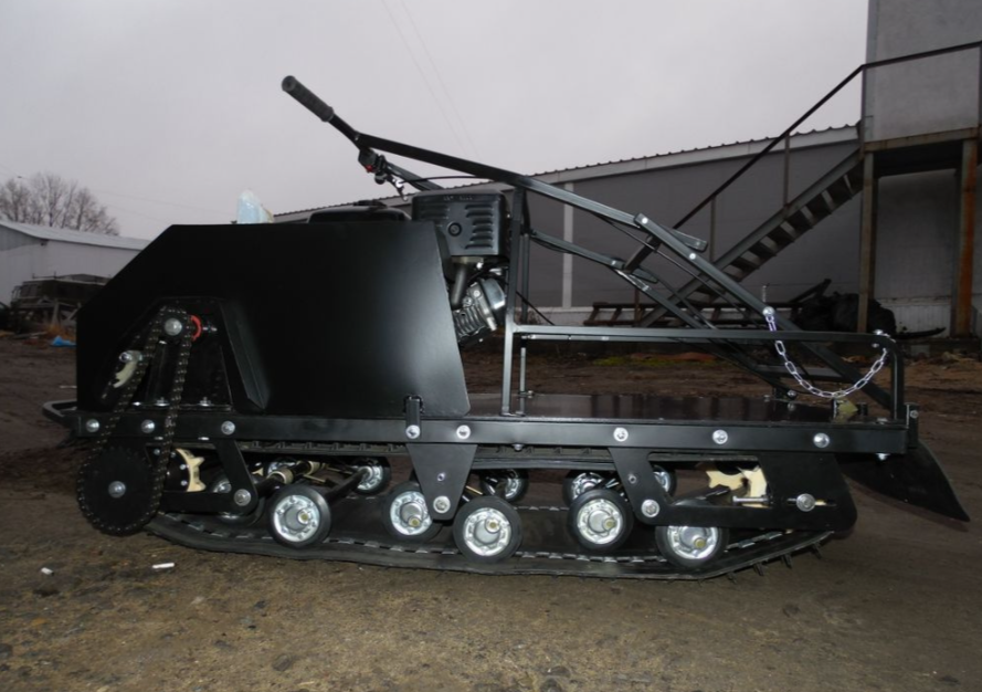 Мотобуксировщик AhtaR Зима 15 л/с с вариатором в Южно-Сахалинске