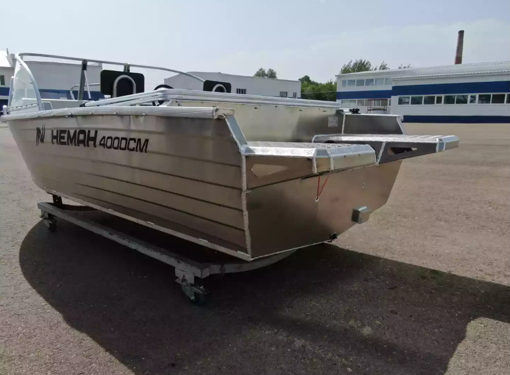 Алюминиевая лодка  Неман-400 DCM NEW в Южно-Сахалинске