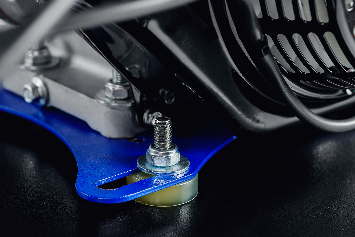 МОТОБУКСИРОВЩИК IKUDZO LONG 2.0 1700/500 EKR15 в Южно-Сахалинске