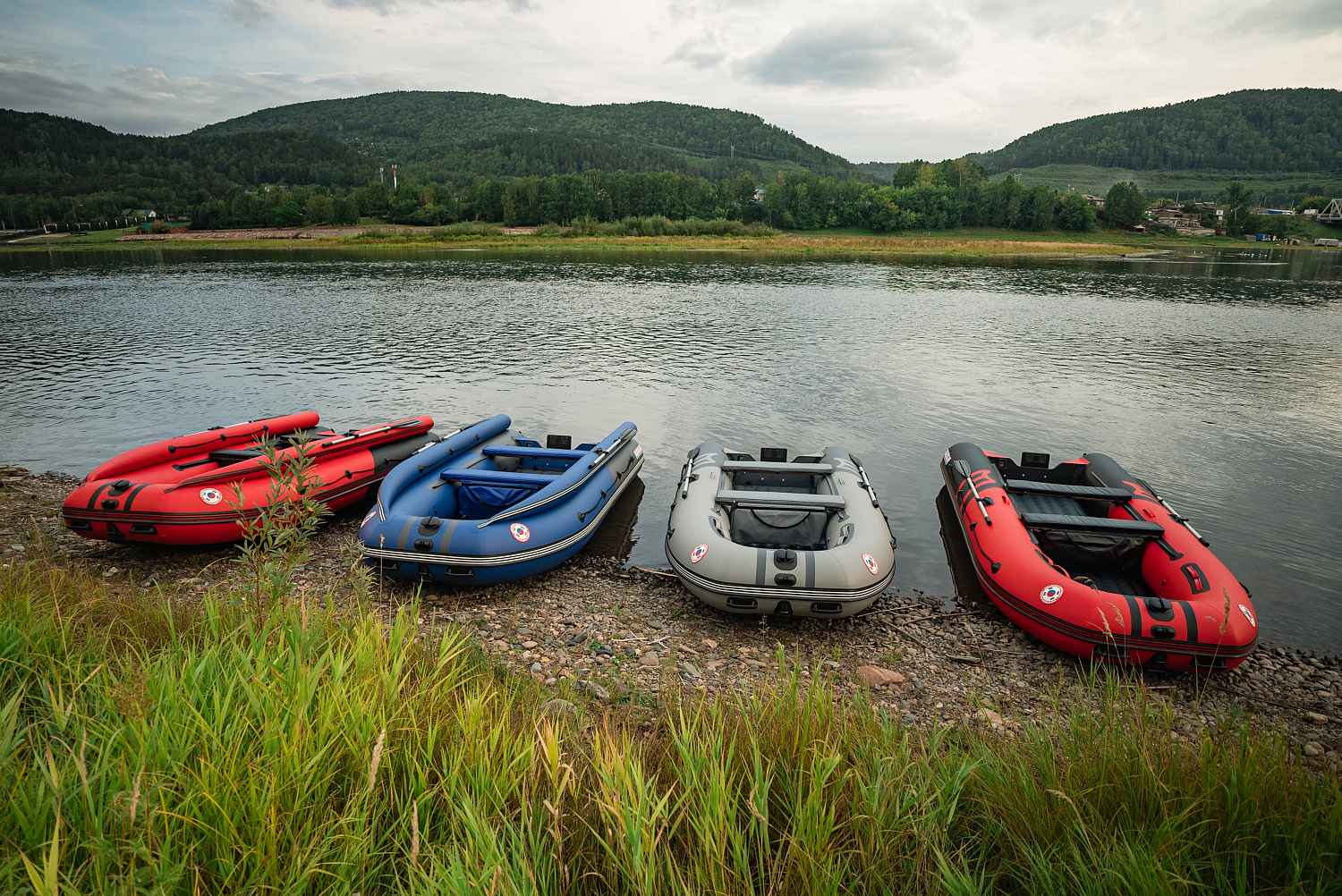 Лодка MISHIMO RIVER FJET PRO 430  под водомет в Южно-Сахалинске