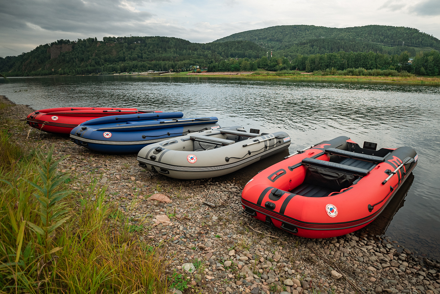 Лодка MISHIMO RIVER FJET PRO 430  под водомет в Южно-Сахалинске