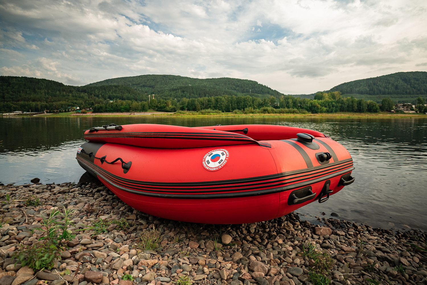 Лодка MISHIMO RIVER FJET PRO 430  под водомет в Южно-Сахалинске