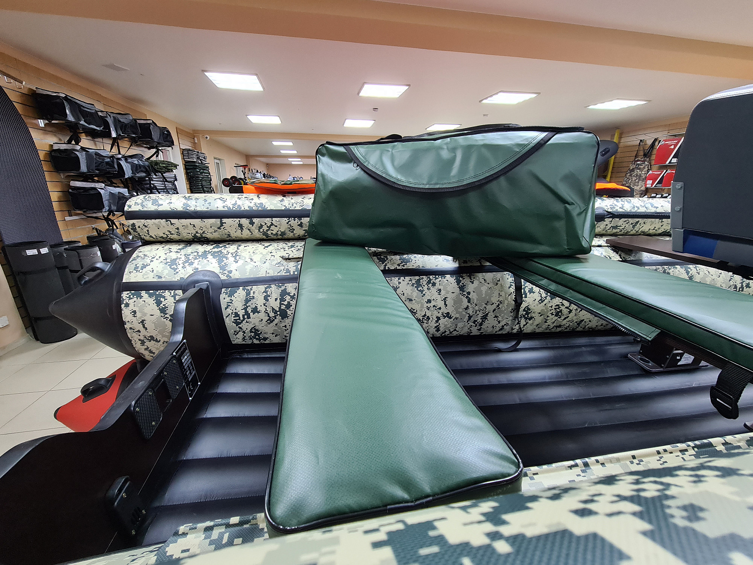 КОМПЛЕКТ МЯГКИХ НАКЛАДОК С СУМКОЙ ДЛЯ ЛОДОК 110Х20 ЗЕЛЕНЫЙ в Южно-Сахалинске