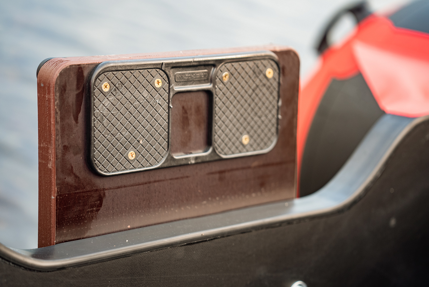 Лодка MISHIMO RIVER FJET PRO 430  под водомет в Южно-Сахалинске